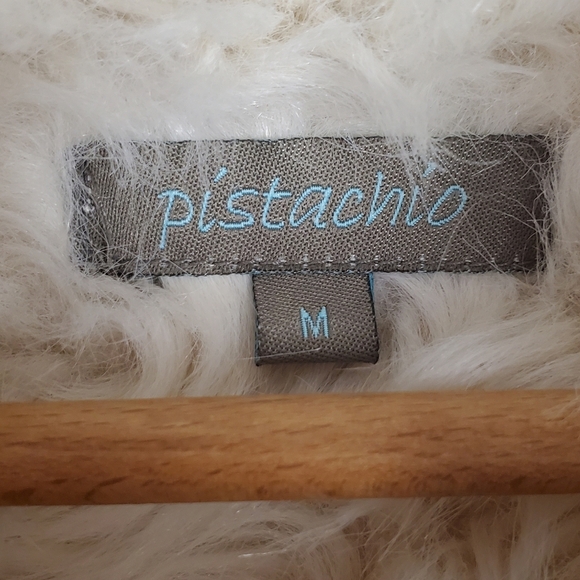 Pistachio Women's Cream Faux Fur Vest. MED - Picture 4 of 10